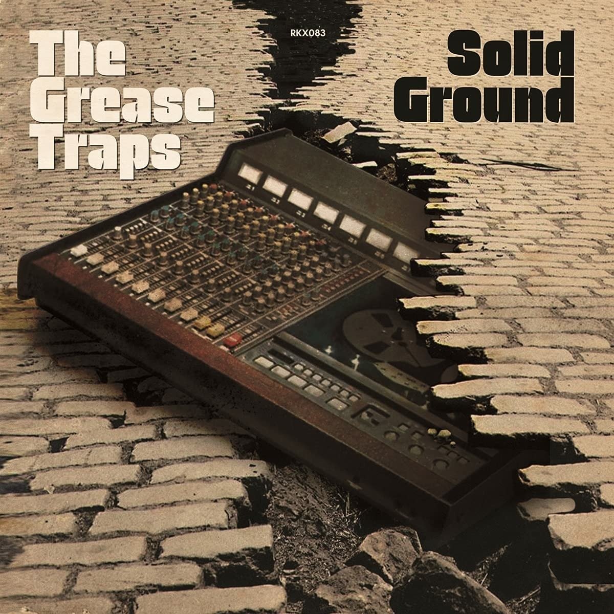 CD Shop - GREASE TRAPS SOLID GROUND
